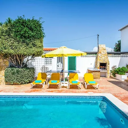 Rebela Villa *