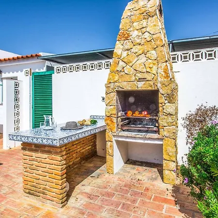 Rebela Villa *